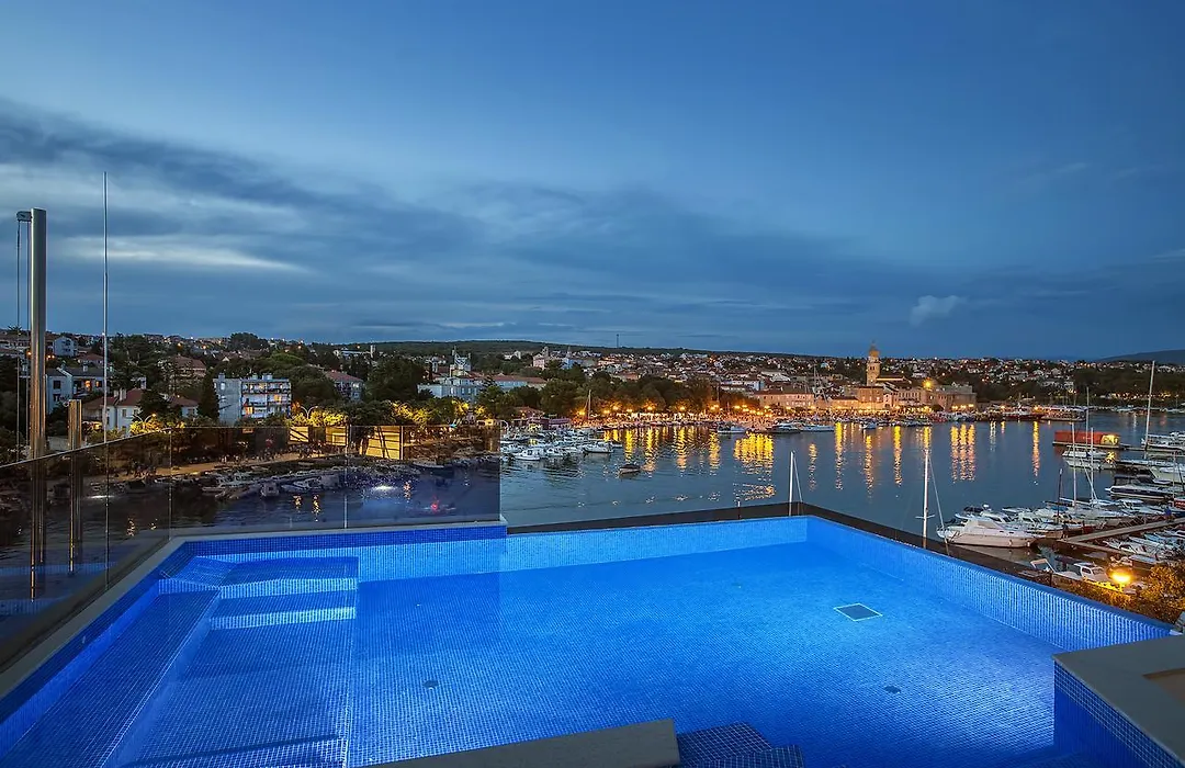 Hotel Maritime-1